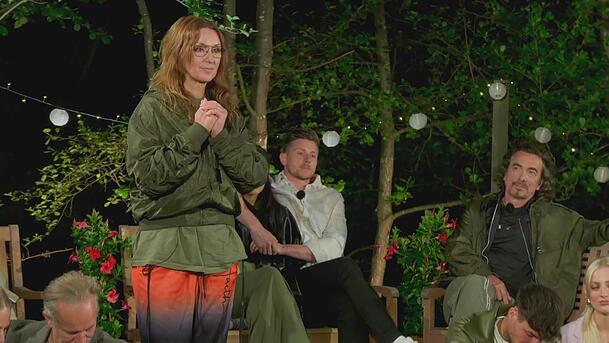 "Das Sommerhaus der Stars": Bei der Nominierungszeremonie in Folge zwei zog Hanka Rackwitz die Reißleine.