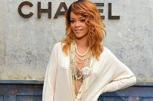 Platz 7 - Ob von der Bühne oder aus dem Urlaub: bei Rihanna sind die 32,52 Millionen Twitter-Fans immer hautnah dabei.