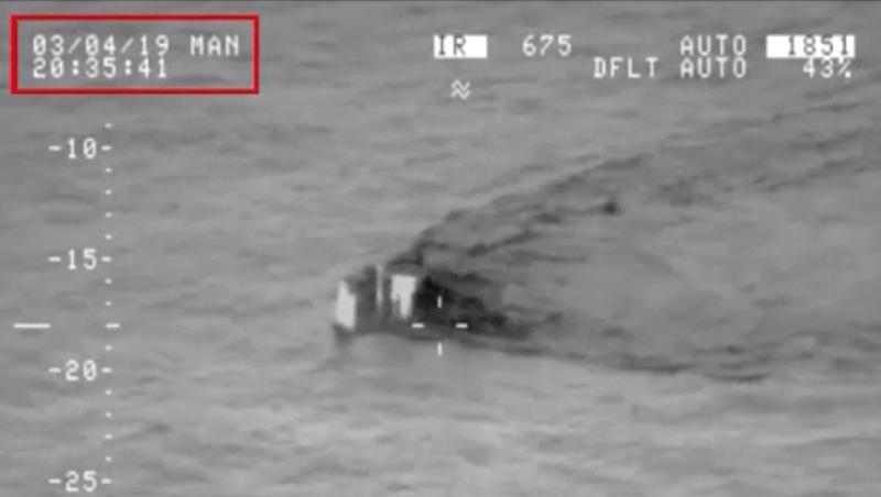 Der vom pakistanischen Militär zur Verfügung gestellte Videoausschnitt zeigt ein mutmaßlich indisches U-Boot, das sich den pakistanischen Hoheitsgewässern im Arabischen Meer nähert. Der vom pakistanischen Militär zur Verfügung gestellte Videoausschnitt zeigt ein mutmaßlich indisches U-Boot, das sich den pakistanischen Hoheitsgewässern im Arabischen Meer nähert.