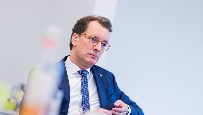 Wüst rechnet nicht mit Neuwahl - Wunsch nach stärkerer SPD