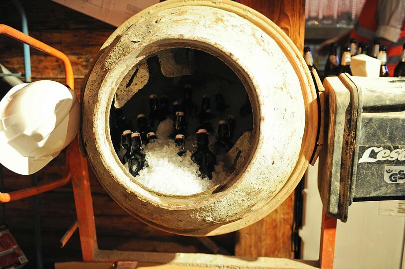 Nettes Feature: Ein Betonmischer, umfunktioniert als Kühlschrank.