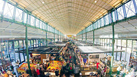 Blick in die Schrannenhalle.