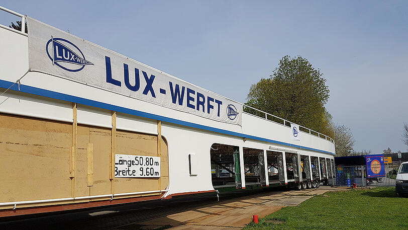 Der Aufbau des Schiffs wurde separat transportiert.