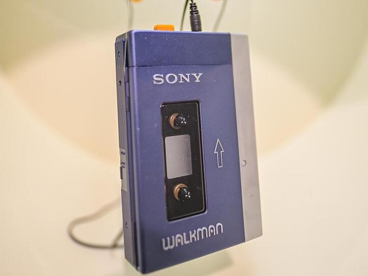 Ein Walkman im Archäologischen Museum in der Schau "hot stuff - Archäologie des Alltags".