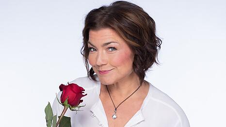 Claudia Schmutzlers Figur in "Rote Rosen" hat bereits vor einigen Jahren geheiratet - jetzt hatte die Schauspielerin ihre ganz eigene Hochzeit.