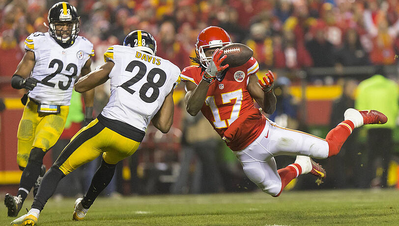 Harter Kampf zwischen Pittsburgh und Kansas City um den Einzug ins Playoff-Halbfinale. Harter Kampf zwischen Pittsburgh und Kansas City um den Einzug ins Playoff-Halbfinale.