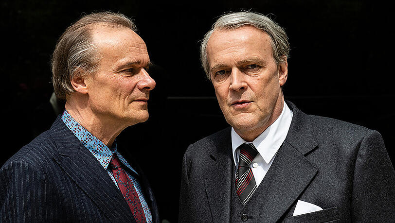 "Das Geheimnis der Freiheit": Golo Mann (Edgar Selge, l.) und Berthold Beitz (Sven-Eric Bechtolf) treffen sich ab 1974 immer wieder zu Gesprächen "Das Geheimnis der Freiheit": Golo Mann (Edgar Selge, l.) und Berthold Beitz (Sven-Eric Bechtolf) treffen sich ab 1974 immer wieder zu Gesprächen