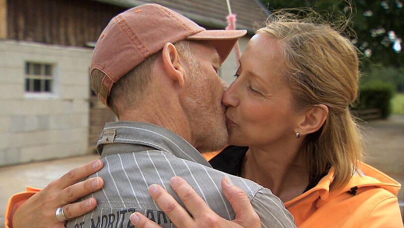 In der 19. Staffel von "Bauer sucht Frau" begann die Liebesgeschichte von Hans und Elke.