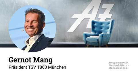 Auf dem blauen Sessel nimmt Platz Gernot Mang – am 15. November 2025 im Deutschen Theater.