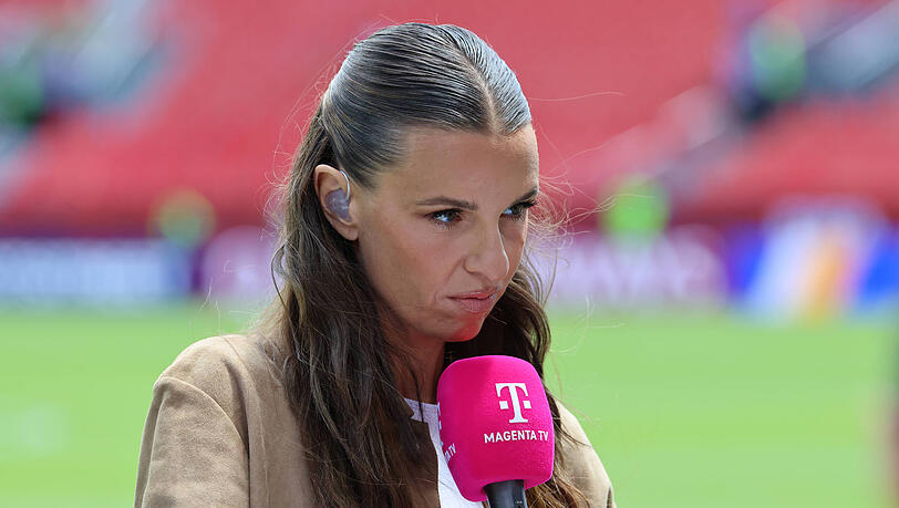 Laura Wontorra steht für MagentaTV bei der Fußball-WM vor der Kamera. Die Moderatorin ist auch mit Hass im Netz konfrontiert. Laura Wontorra steht für MagentaTV bei der Fußball-WM vor der Kamera. Die Moderatorin ist auch mit Hass im Netz konfrontiert.