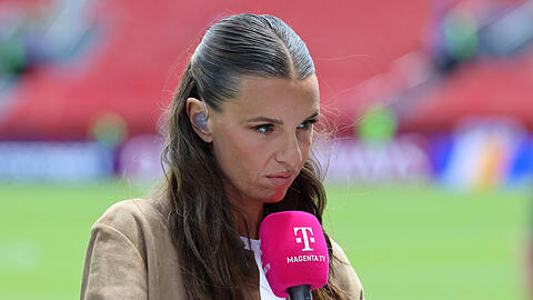 Laura Wontorra steht f&uuml;r MagentaTV bei der Fu&szlig;ball-WM vor der Kamera. Die Moderatorin ist auch mit Hass im Netz konfrontiert.