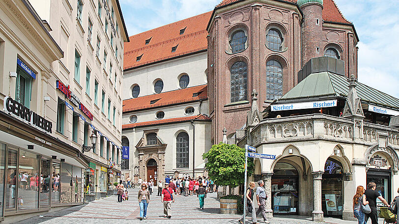 Auf dem Petersbergl steht Münchens älteste Pfarrkirche.