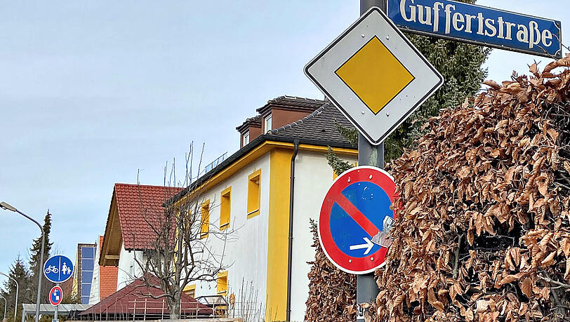 In mehreren Straßen wie hier in Berg am Laim hat die Stadt Halteverbote aufstellen lassen.
