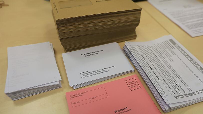 Vor dem Versand an die B&uuml;rger: Briefwahlunterlagen in Sachsen-Anhalt.