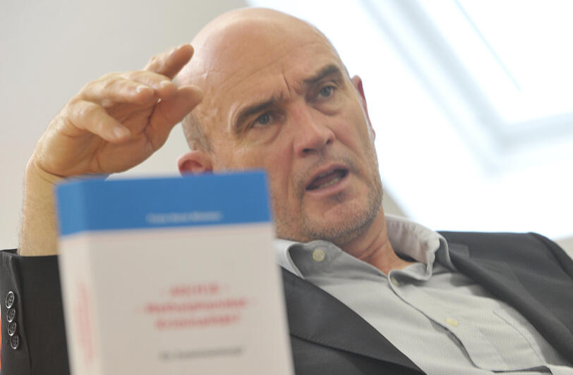 Setzt sich in seinem Buch kritisch mit Methylphenidat auseinander: Franz Horst Wimmer, Drogenfahnder aus Fürth.