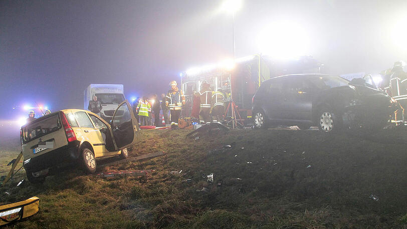 Die Bilder vom Unfall auf der Staatsstr. 2089 zwischen der Autobahnausfahrt Bad Aibling und dem Pullacher Kreisel.