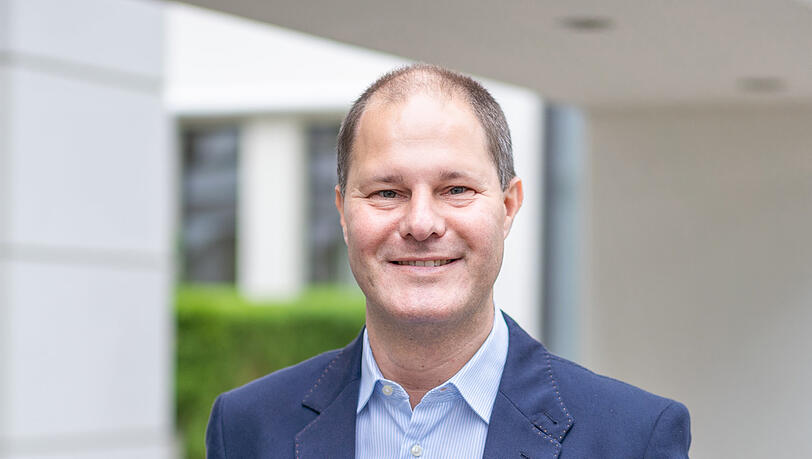 Ulrich Müller. Ulrich Müller.