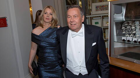 Roland Kaiser und seine Frau Silvia führen eine glückliche Ehe. Doch in der Beziehung gibt es wohl eine klare Rollenverteilung.