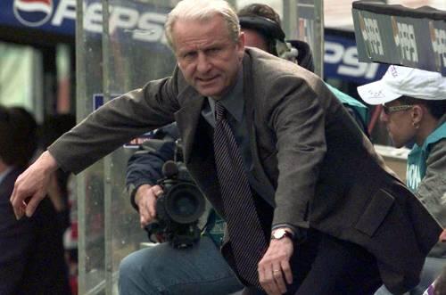 Auch mit 70 noch rastlos an der Linie: Trainer Giovanni Trapattoni.