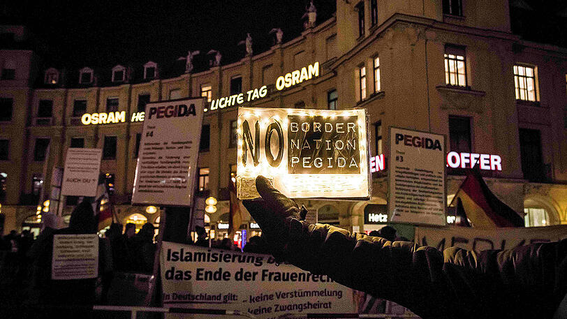 Und einige Gegendemonstranten der Antifa.
