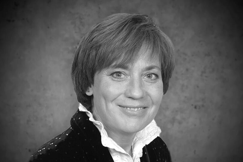 Sympathisch, herzlich, gut: Die deutsche Wintersport-Legende Rosi Mittermaier ist am Mittwoch im Alter von 72 Jahren an einer Krebserkrankung gestorben.