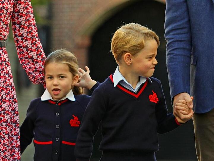 Prinzessin Charlotte und ihr Bruder Prinz George auf dem Weg zur Schule.