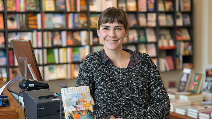 Pamela Scholz (39) ist die neue Inhaberin der Glockenbachbuchhandlung. Nach 25 Jahren bringt sie frische Perspektiven und Veranstaltungsideen in die Hans-Sachs-Straße.