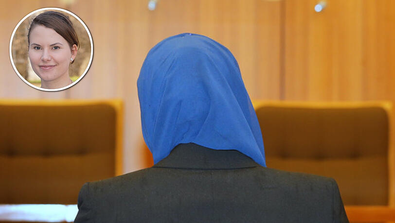 Am Donnerstag haben Richter in Karlsruhe über ein Kopftuchverbot in Gerichtssälen entschieden. Am Donnerstag haben Richter in Karlsruhe über ein Kopftuchverbot in Gerichtssälen entschieden.