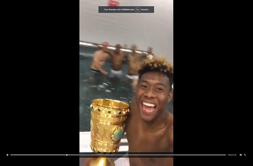 Teil 2 der Party-Tour des Österreichers: Das Entspannungsbecken im Stadion. Zusammen mit den Kollegen Vidal, Costa und Ribéry feierte der Österreicher den Sieg.