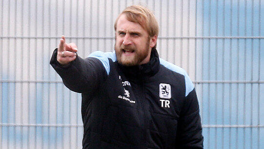 Training statt Ingolstadt-Spiel: 1860-Trainer Daniel Bierofka.