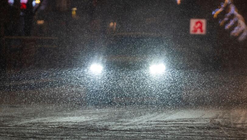 Bei den Gl&auml;tteunf&auml;llen ist es &uuml;berwiegend zu Blechsch&auml;den gekommen. (Symbolbild)