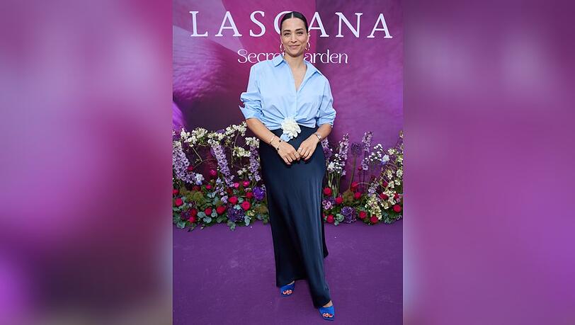 Amira Aly freut sich, dass sie ihren Bauch endlich nicht mehr verstecken muss. Es ist ihr erster &ouml;ffentlicher Auftritt seit Bekanntgabe ihrer erneuten Schwangerschaft.