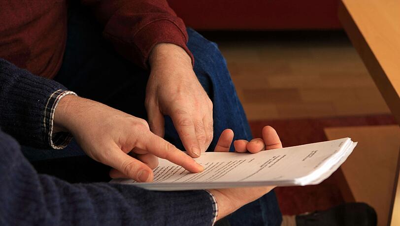 Die Betreuung ist mit viel Papierkram verbunden. Damit muss man sich auskennen. Die Betreuung ist mit viel Papierkram verbunden. Damit muss man sich auskennen.