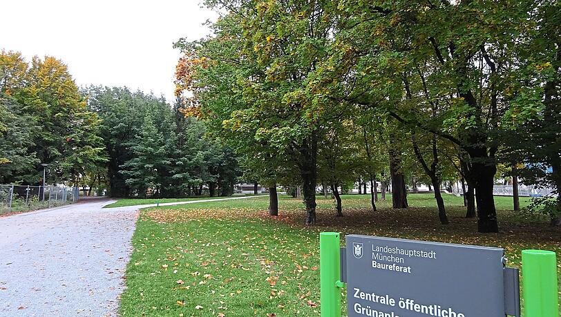 Der Domagkpark ist zu Abendstunden nur spärlich beleuchtet - aus Umweltschutzgründen.