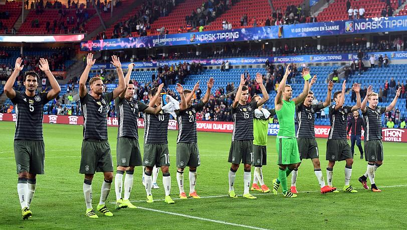 Die DFB-Elf, hier nach ihrem Sieg in der WM-Qualifikation gegen Norwegen. Die DFB-Elf, hier nach ihrem Sieg in der WM-Qualifikation gegen Norwegen.