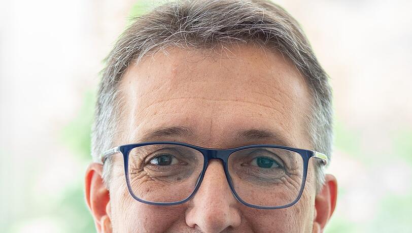 Karl-Josef Thielen. Karl-Josef Thielen.