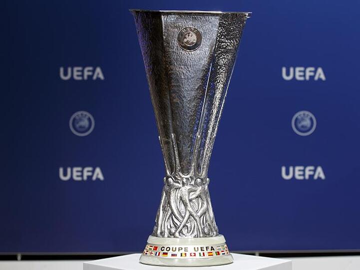 Objekt der Begierde: Der Pokal der Europa League.