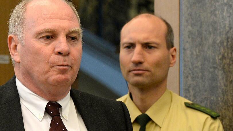 Muss Uli Hoeneß befürchten, dass weitere Kriminelle aus seiner Situation Kapital schlagen wollen? Muss Uli Hoeneß befürchten, dass weitere Kriminelle aus seiner Situation Kapital schlagen wollen?