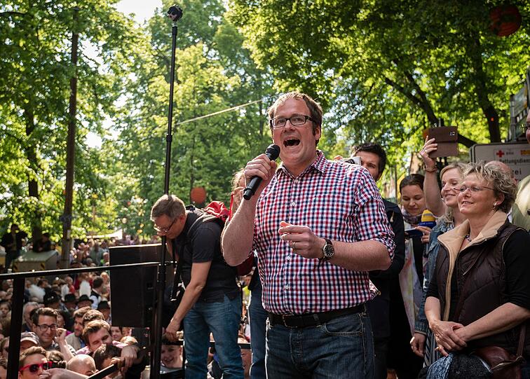 Bilder vom Eröffnungstag des Erlanger Bergkirchweih!