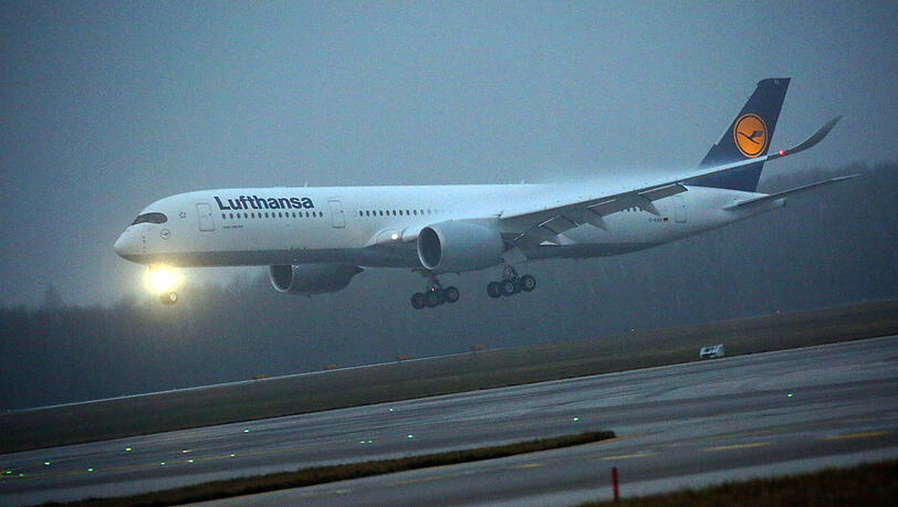 Der neue Lufthansa-Airbus bei seiner Landung am Münchner Flughafen am Mittwoch.