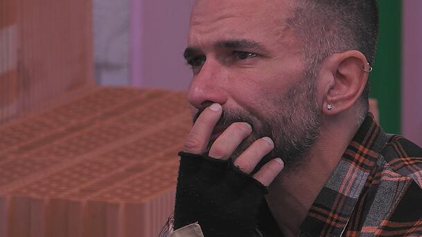 Bei "Promi Big Brother" hat Marc Terenzi über seine Beziehung mit Verena Kerth ausgepackt. Bei "Promi Big Brother" hat Marc Terenzi über seine Beziehung mit Verena Kerth ausgepackt.