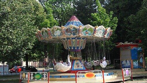 Ab Freitag dreht es sich für drei Tage: Das Schwanenkarussell beim Bergfest am Dietramszeller Platz an der Thalkirchner Straße. Ab Freitag dreht es sich für drei Tage: Das Schwanenkarussell beim Bergfest am Dietramszeller Platz an der Thalkirchner Straße.