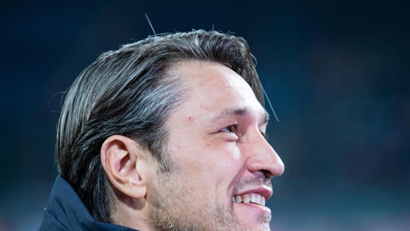 Bayerns Cheftrainer Niko Kovac steht vor dem Spiel am Spielfeldrand. Foto: Guido Kirchner/dpa Bayerns Cheftrainer Niko Kovac steht vor dem Spiel am Spielfeldrand. Foto: Guido Kirchner/dpa