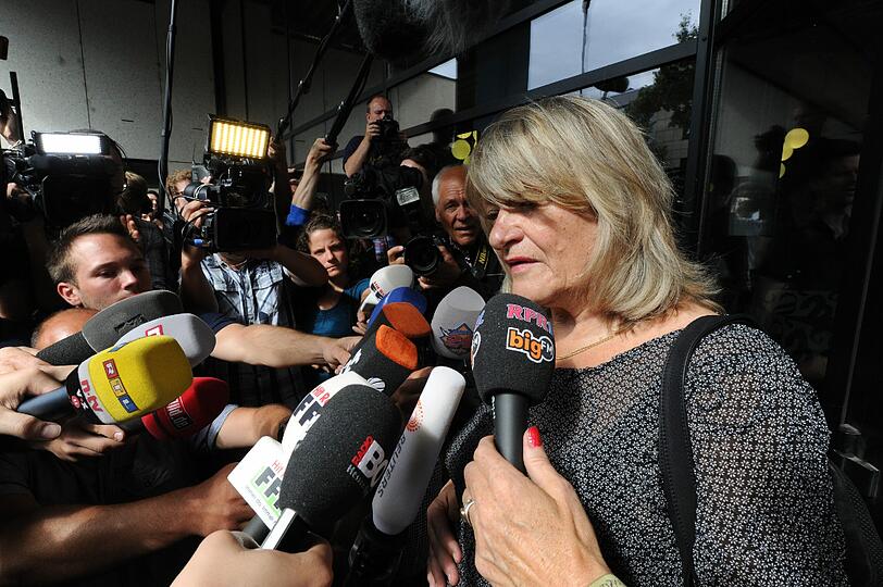 Frauenrechtlerin Alice Schwarzer hat sich
auch nach dem Freispruch von Jörg Kachelmann an die Seite der
Ex-Freundin gestellt. &bdquo;Man muss auch Respekt vor dem möglichen Opfer
haben&ldquo;