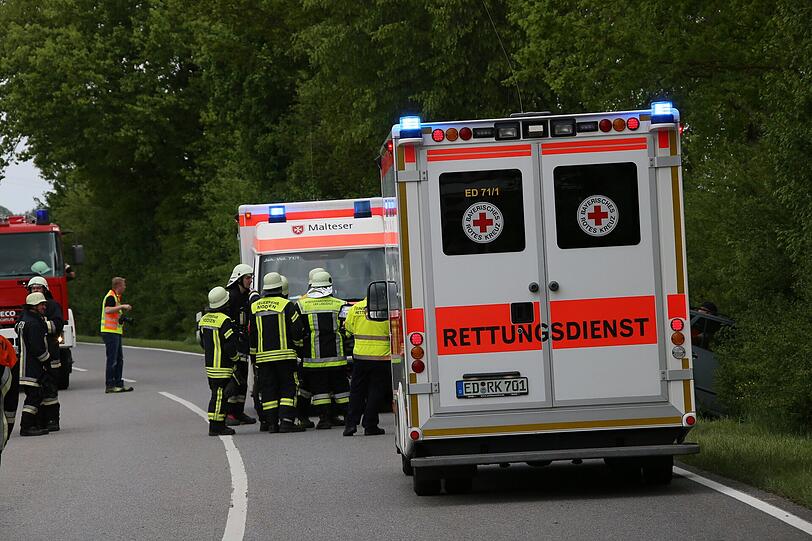 Zwei Schwerverletzte bei einem Verkehrsunfall im Landkreis Erding.