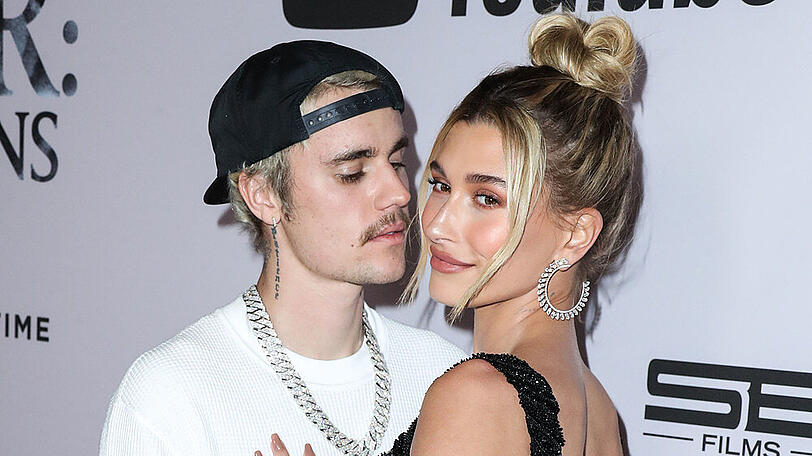 Hailey Bieber weckte mit einem Partytrick das neuerliche Interesse ihres heutigen Ehemannes Justin Bieber