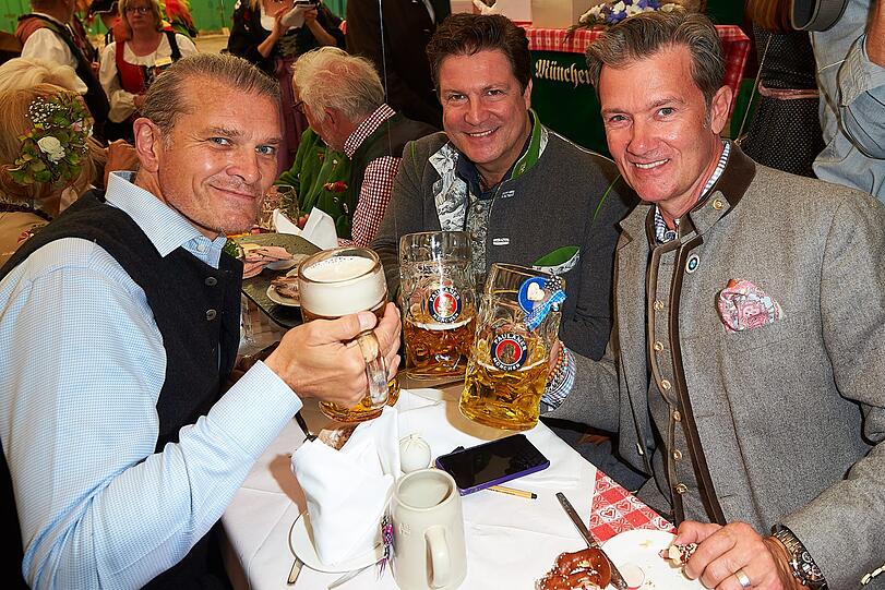 Männerrunde: Die Schauspieler Götz Otto und Francis Fulton-Smith und DJ John Jürgens.
