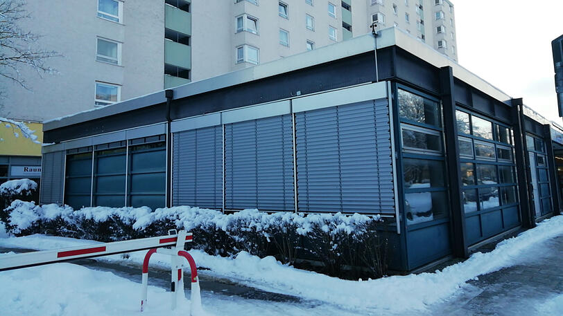 Oskar-Maria-Graf Ring 26: Der Würfel in Neuperlach steht leer. Laut Stadtsparkasse wurde das Anwesen verkauft.