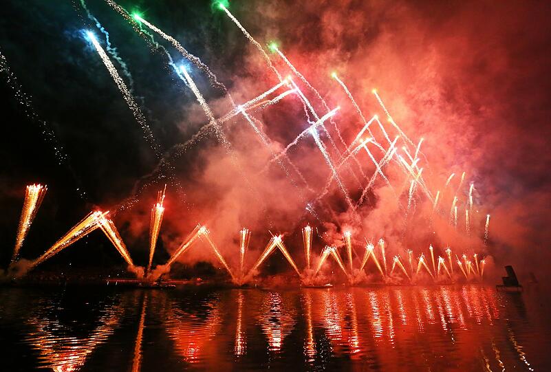 Beim "Sommernachtstraum" im Olympiapark bekamen die Münchner ein Feuerwerk der Superlative geboten. Die Bilder der Pyro-Show.