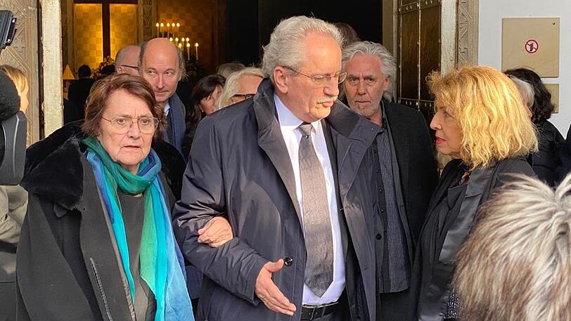 Christian Ude mit Ehefrau Edith (li.) und Schauspielerin Michaela May (re.)